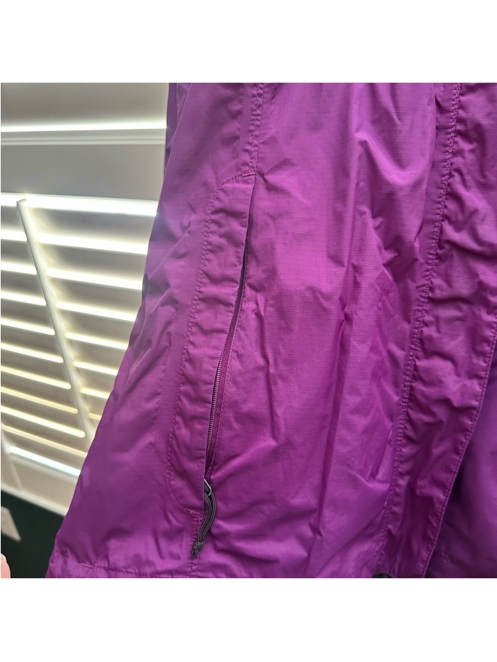 The North Face Women's Hooded Purple Shell Jacket - Picture 4 of 4